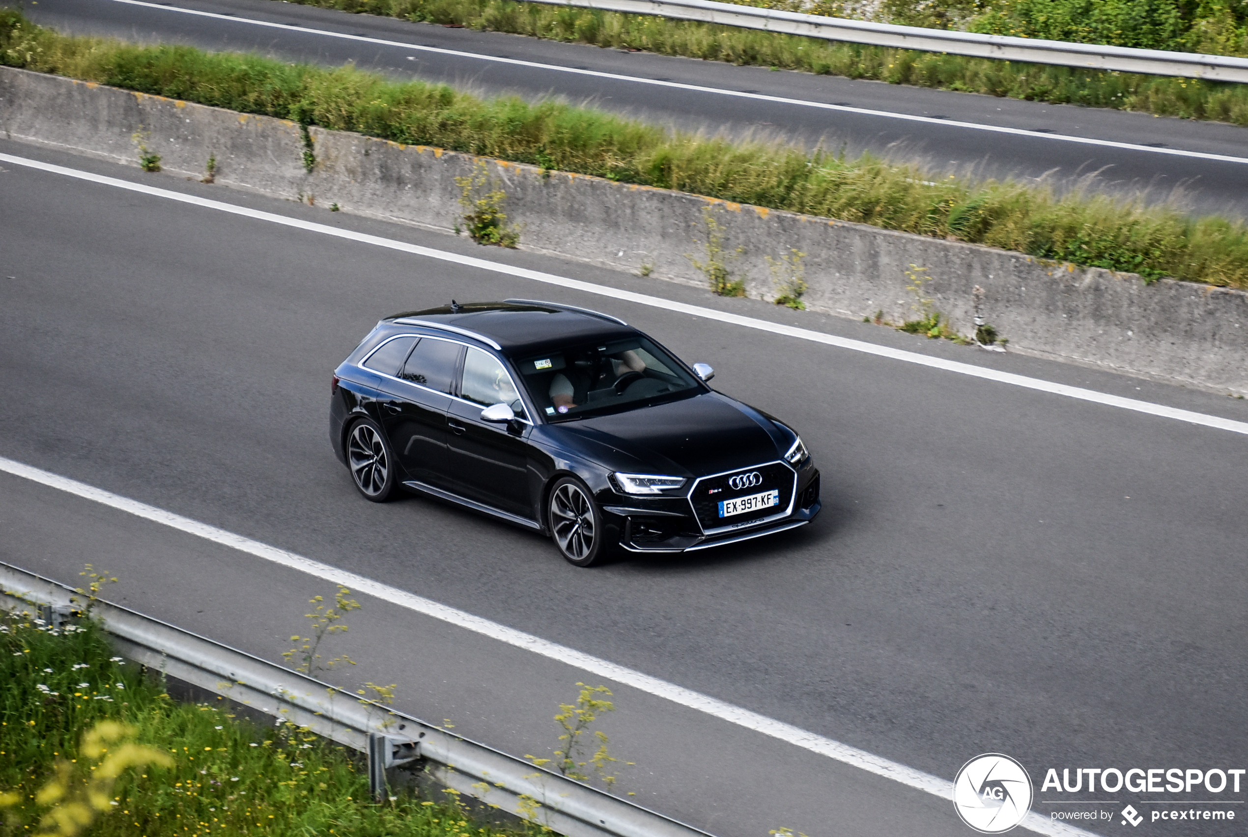 Audi RS4 Avant B9