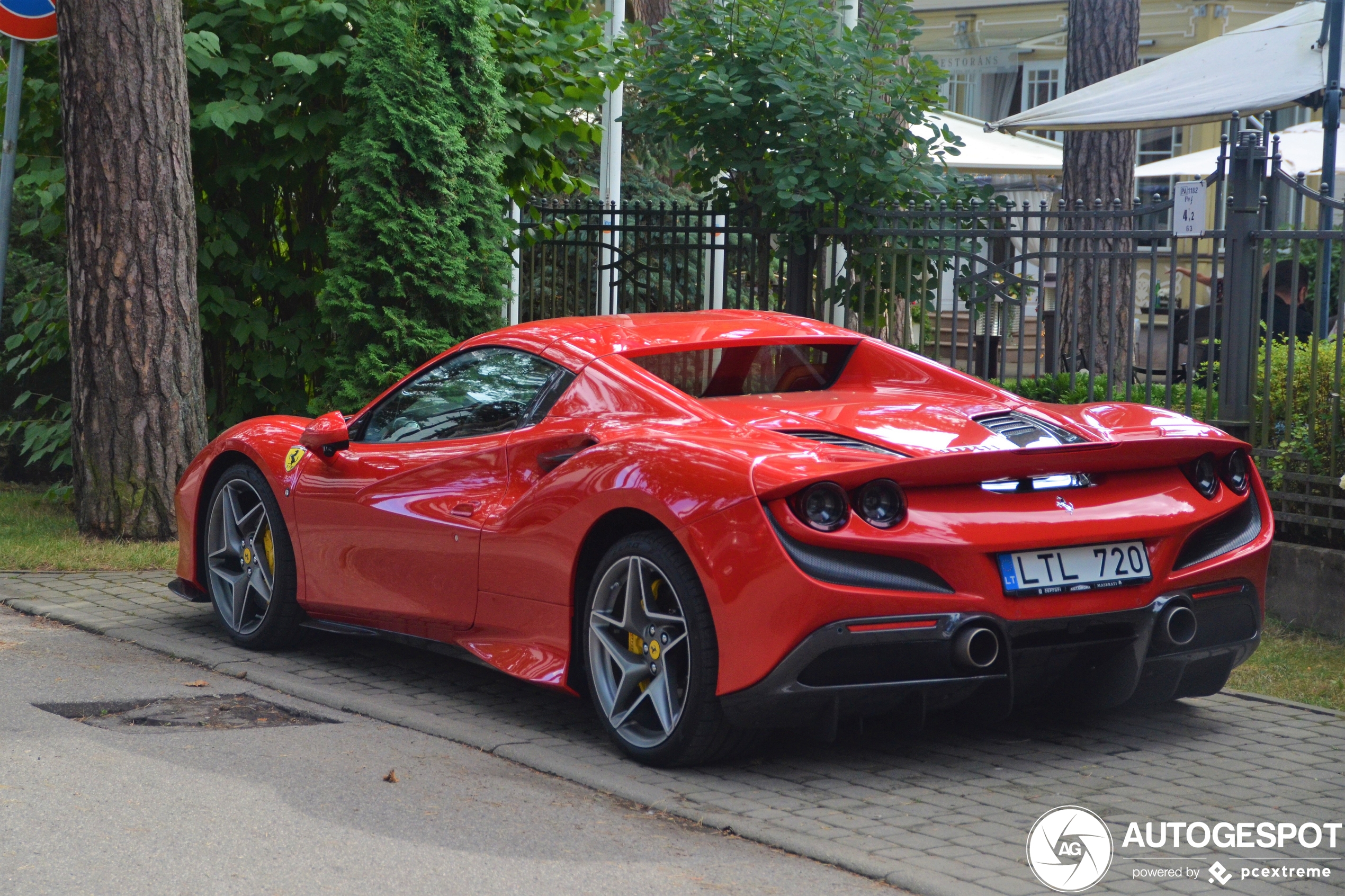 Ferrari F8 Spider