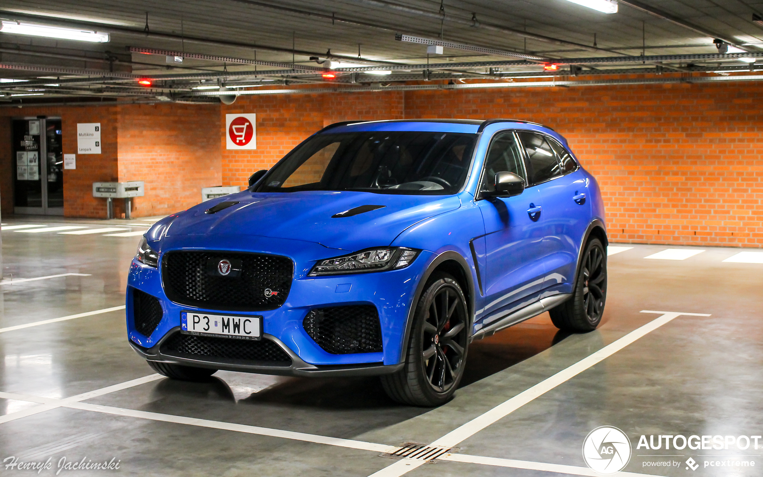 Jaguar F-PACE SVR