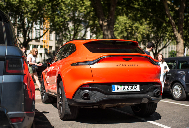 Aston Martin DBX