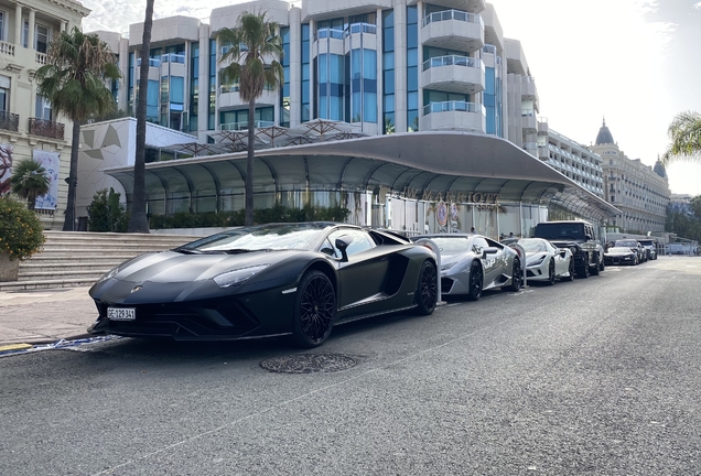 Lamborghini Aventador S LP740-4 Roadster