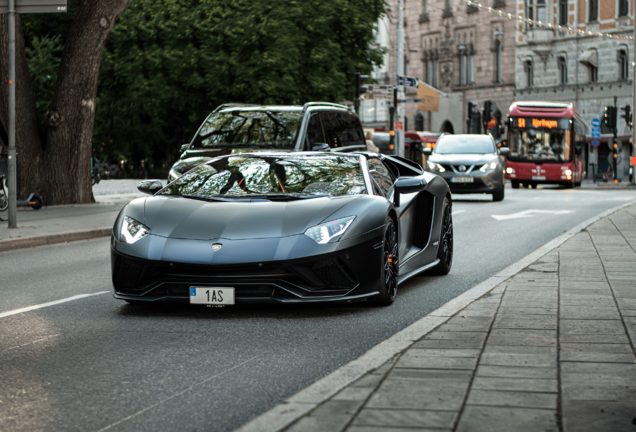 Lamborghini Aventador S LP740-4 Roadster