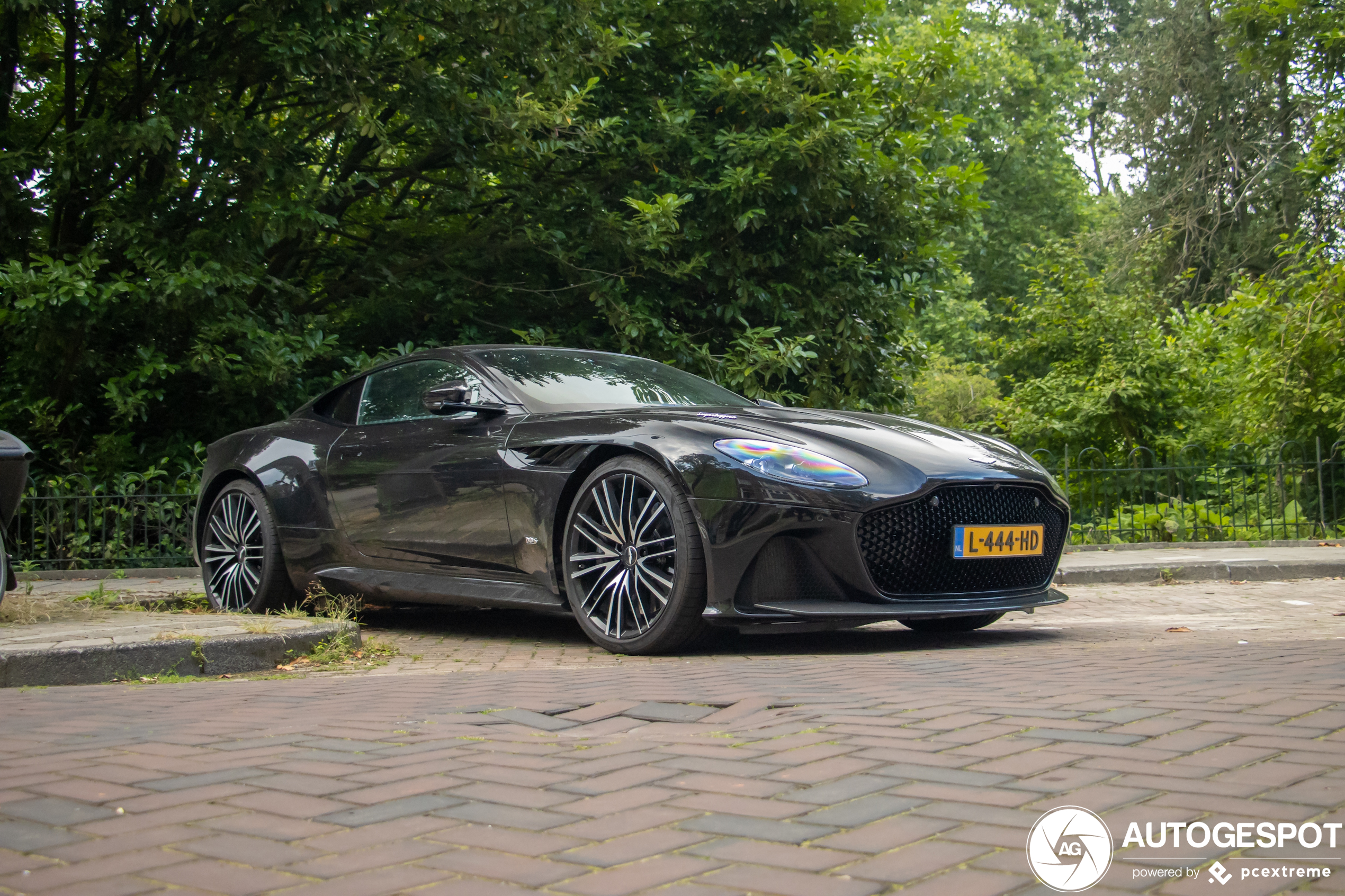 Aston Martin DBS Superleggera