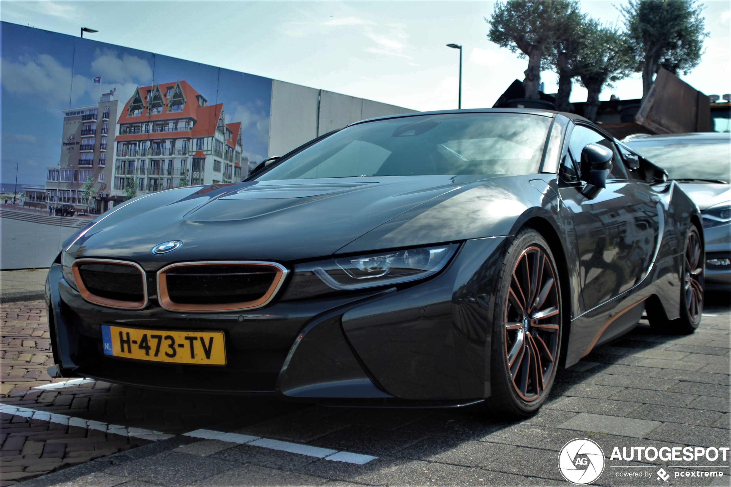 BMW i8 Roadster Ultimate Sophisto Edition