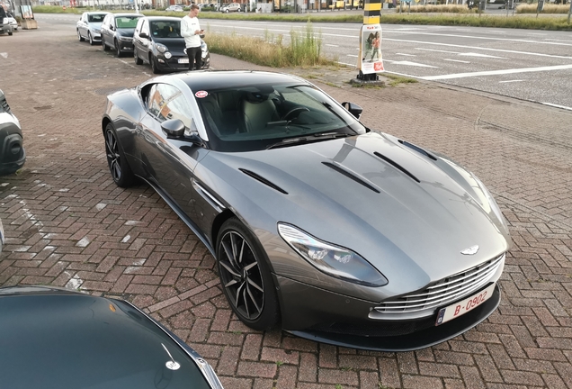 Aston Martin DB11