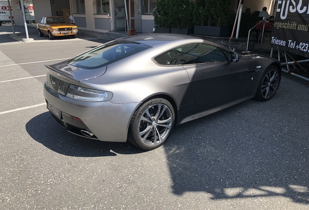 Aston Martin V12 Vantage