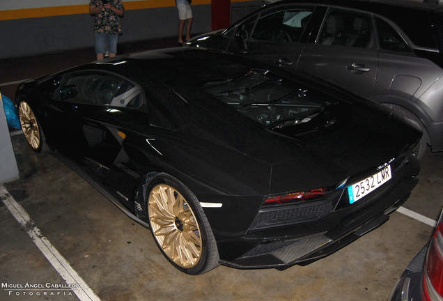 Lamborghini Aventador S LP740-4