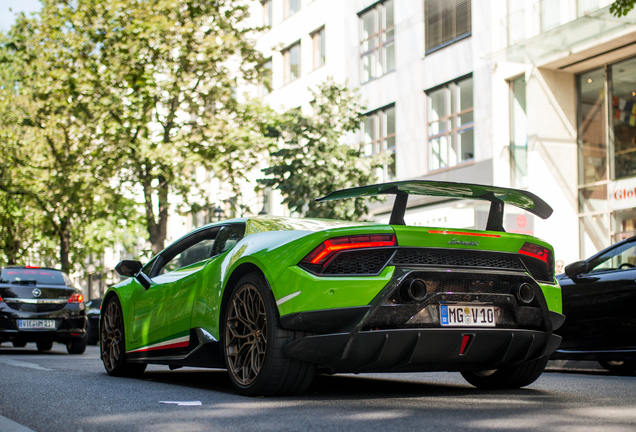 Lamborghini Huracán LP640-4 Performante