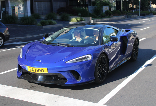 McLaren GT