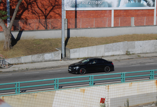 Mercedes-Benz CLA 45 AMG C117