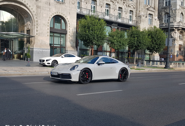 Porsche 992 Carrera 4S