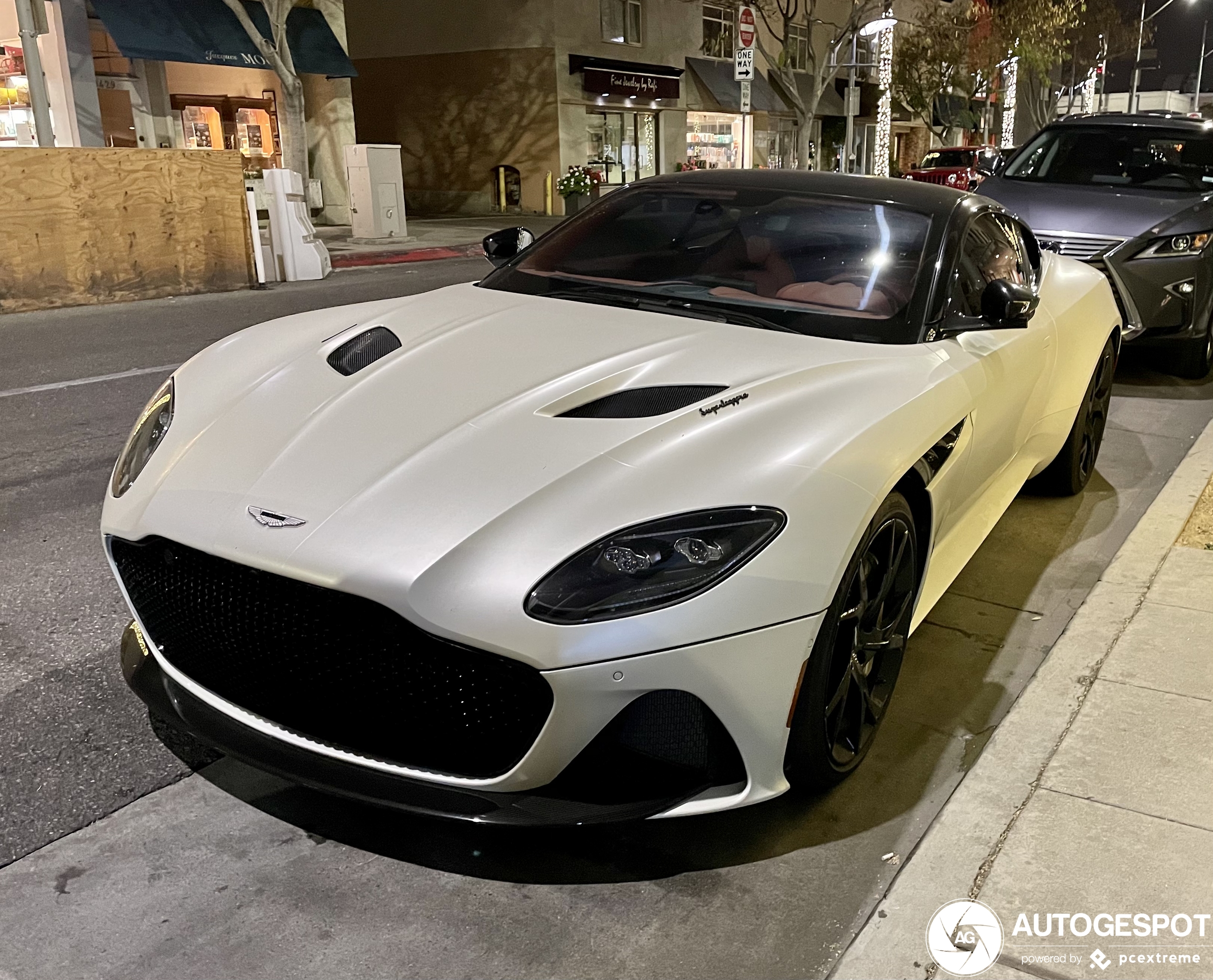 Aston Martin DBS Superleggera