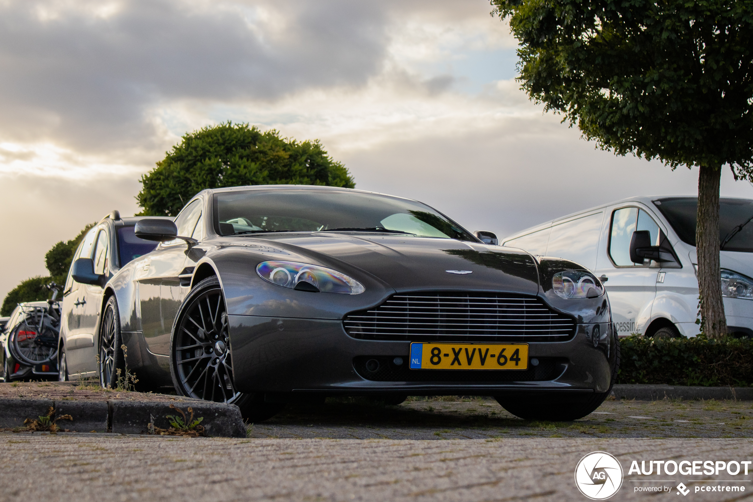 Aston Martin V8 Vantage