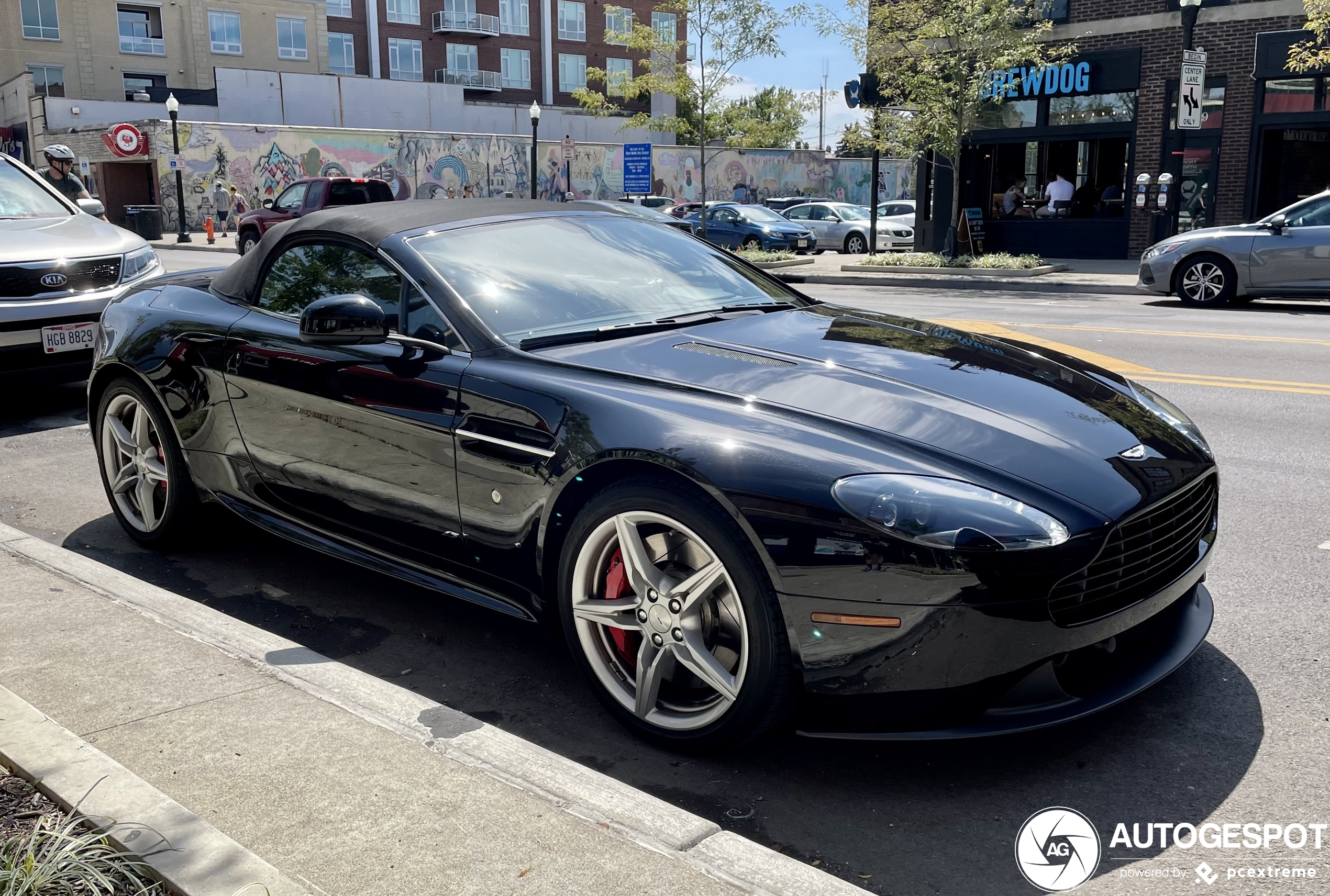 Aston Martin V8 Vantage Roadster 2012