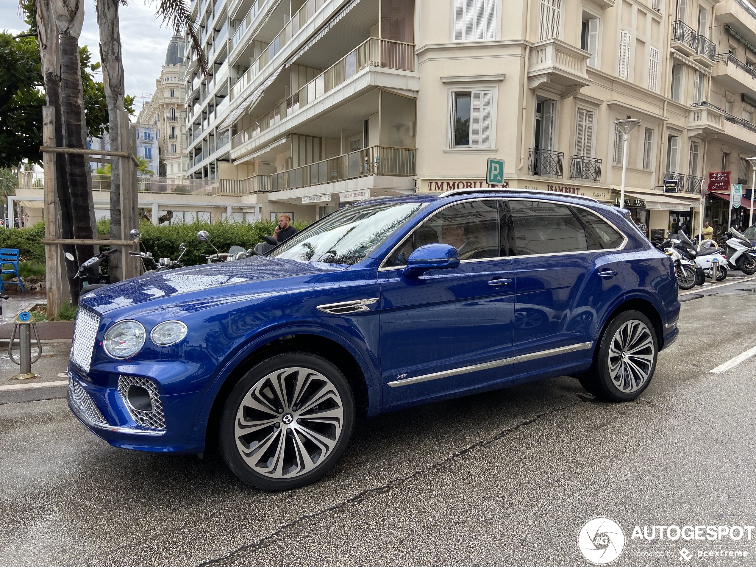 Bentley Bentayga V8 2021