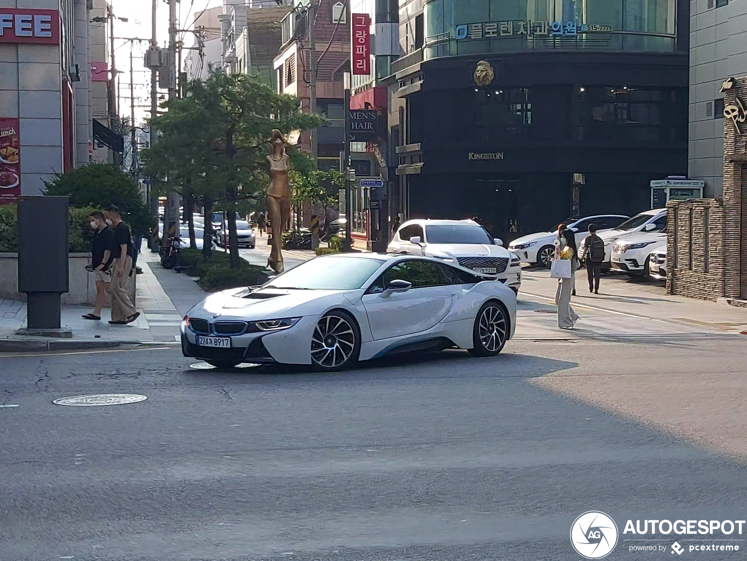 BMW i8