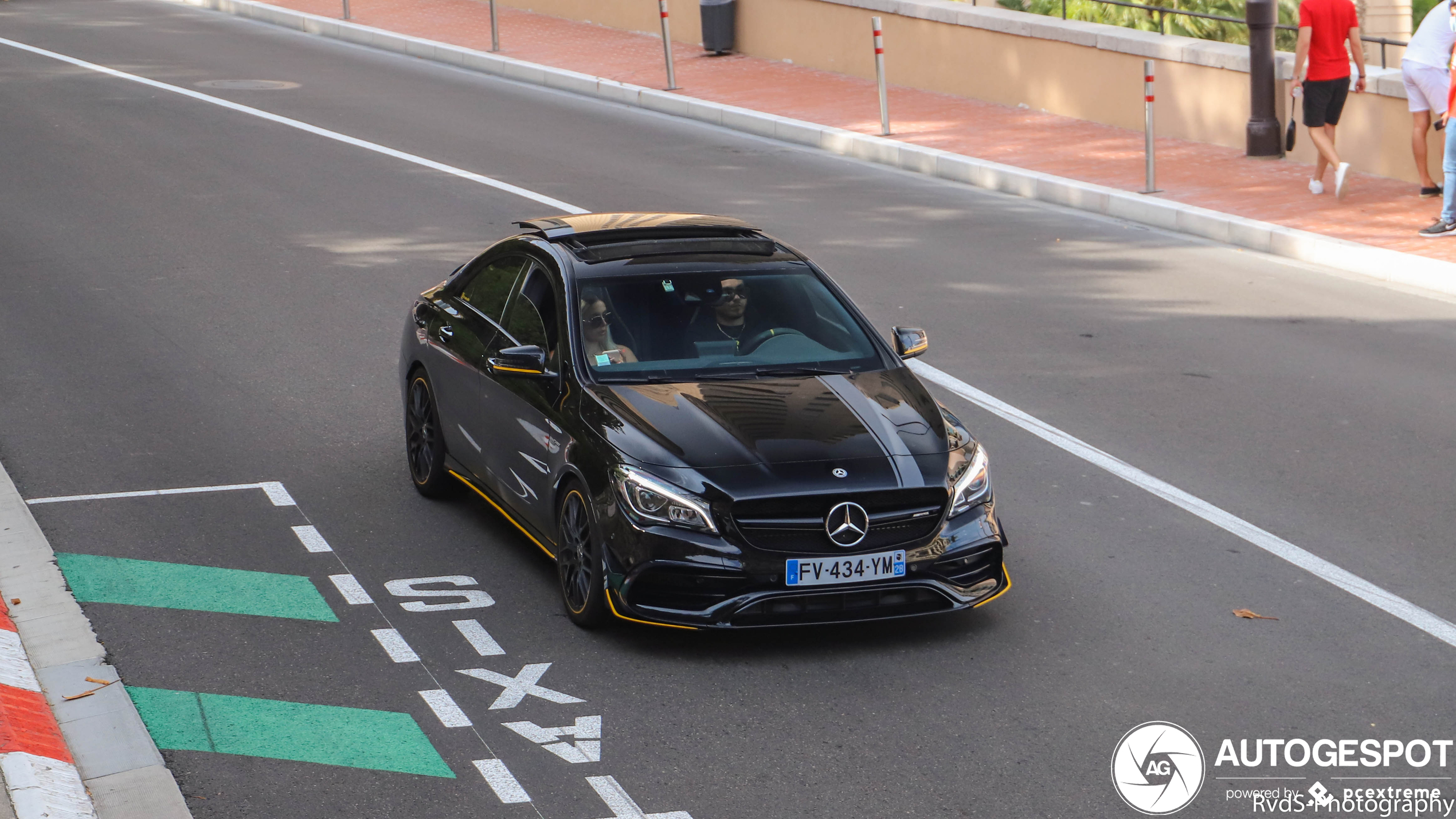 Mercedes-AMG CLA 45 C117 Yellow Night Edition