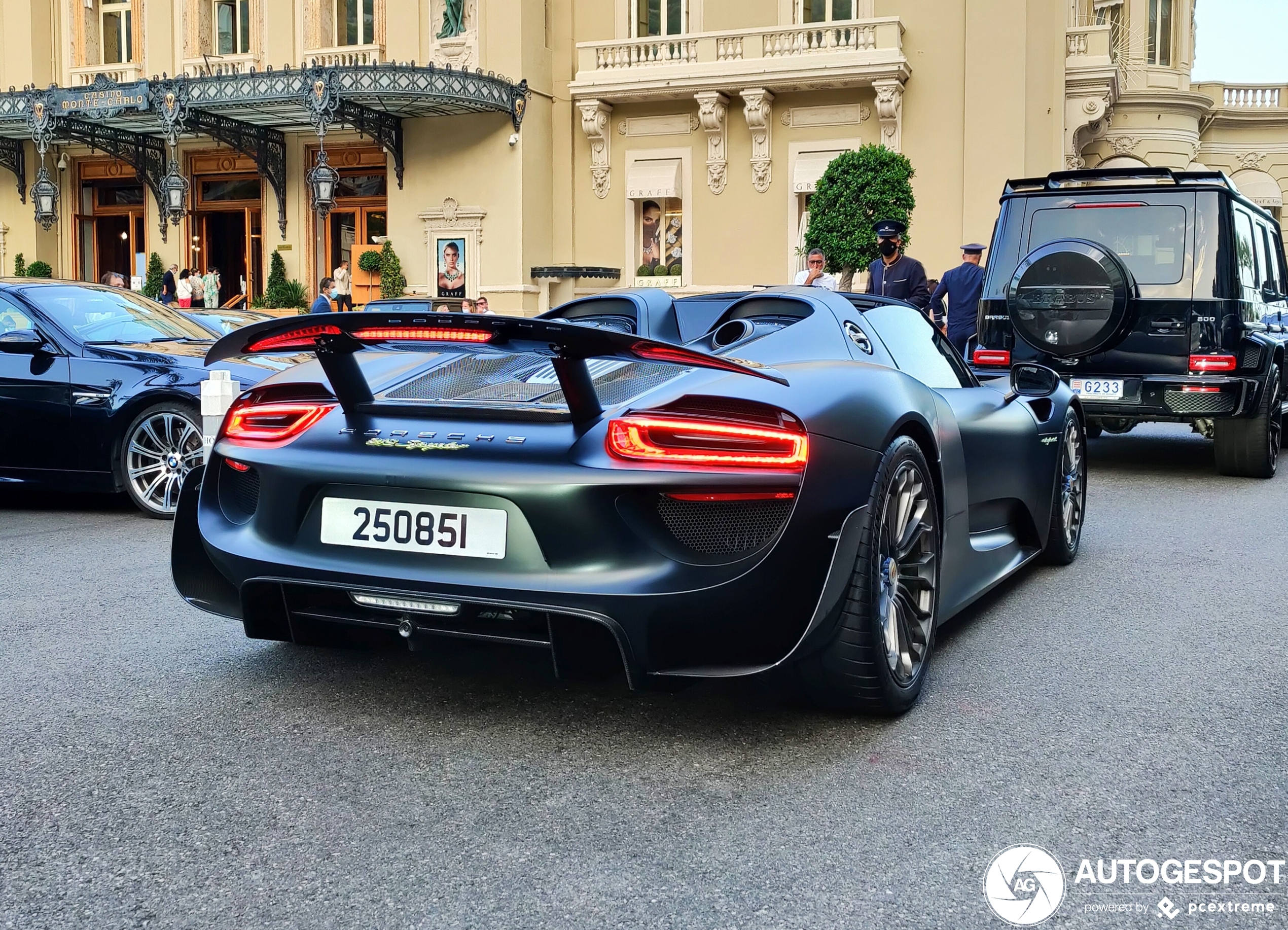 Porsche 918 Spyder Weissach Package