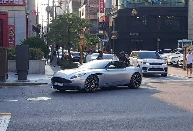 Aston Martin DB11 V8