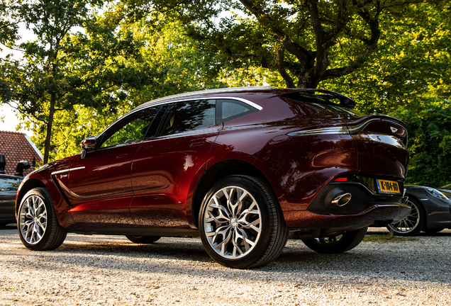 Aston Martin DBX