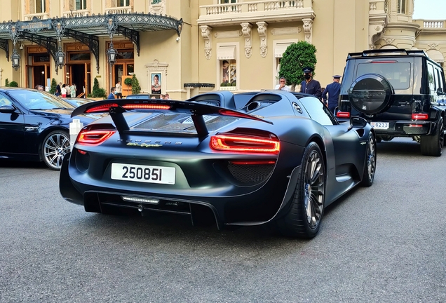 Porsche 918 Spyder Weissach Package