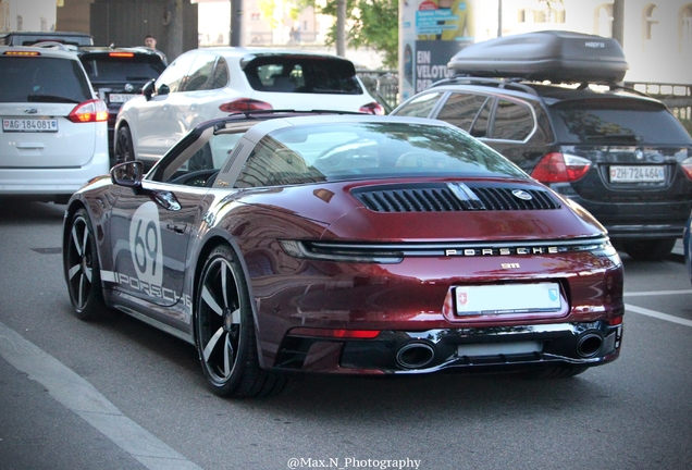 Porsche 992 Targa 4S Heritage Design Edition