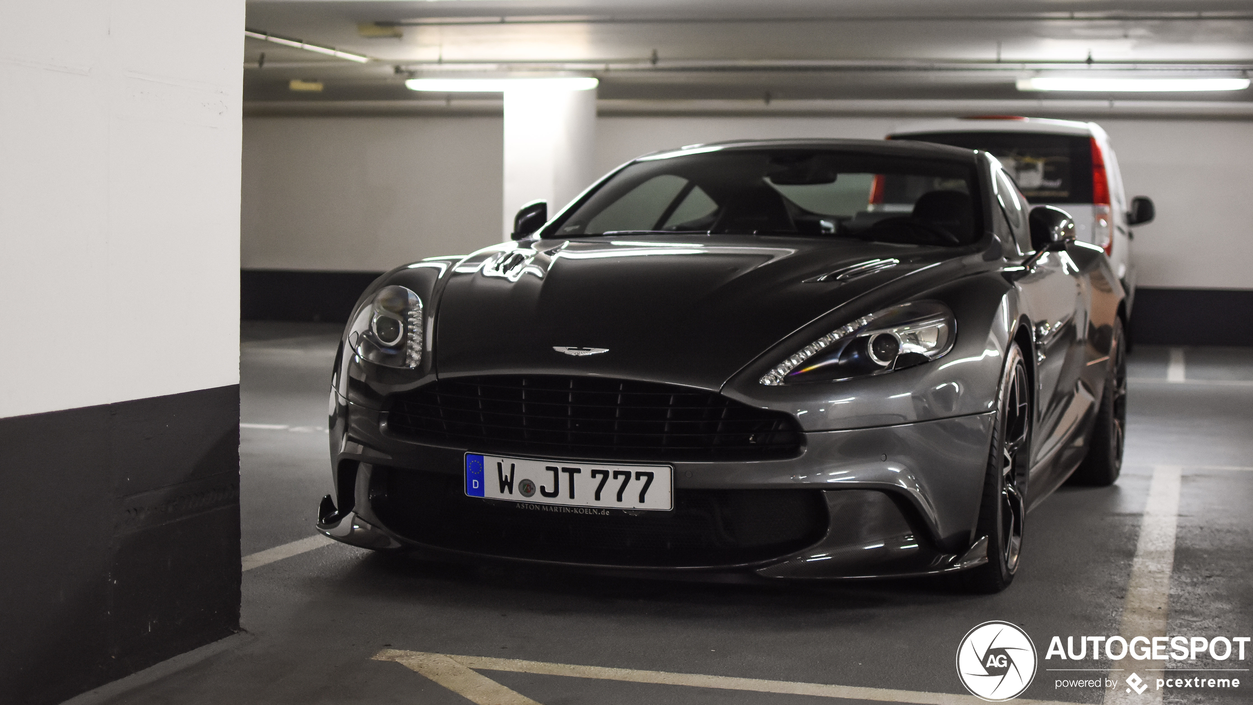 Aston Martin Vanquish S 2017