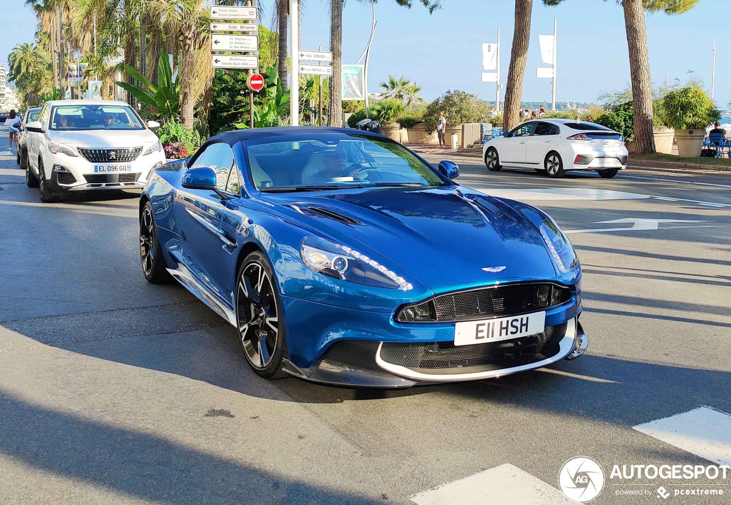 Aston Martin Vanquish S Volante 2017