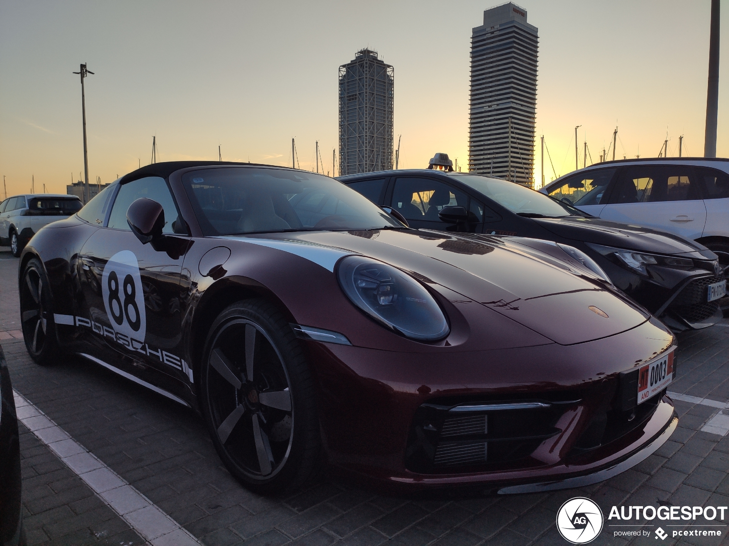 Porsche 992 Targa 4S Heritage Design Edition