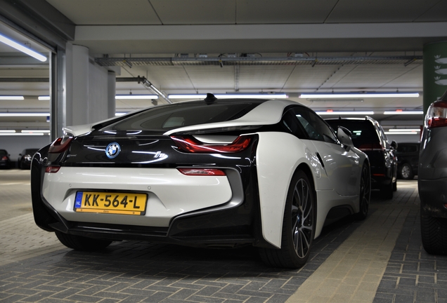 BMW i8