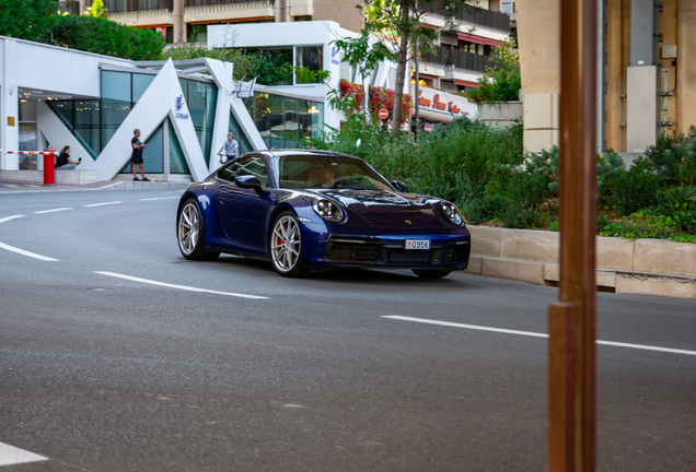 Porsche 992 Carrera 4S