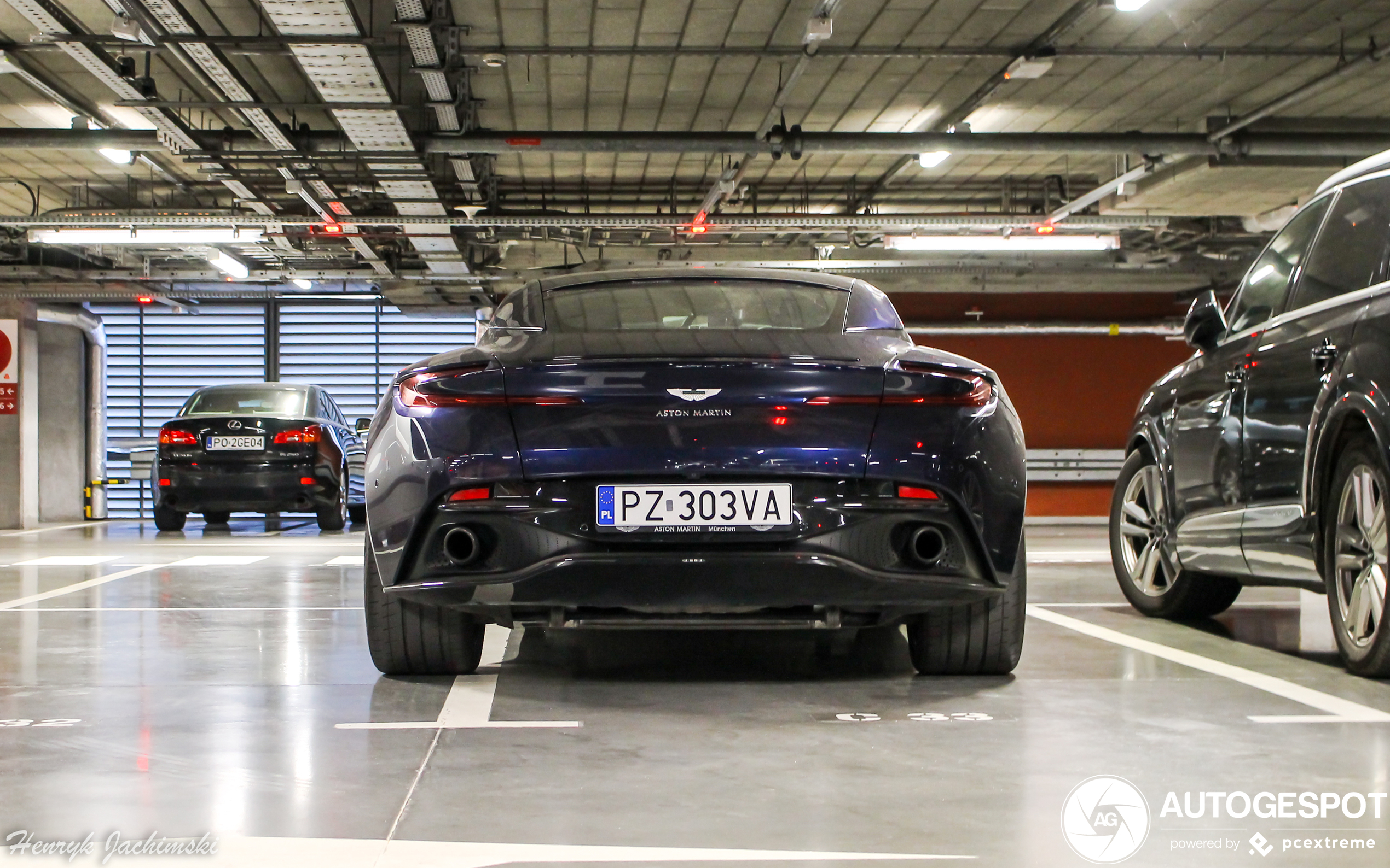 Aston Martin DB11 AMR