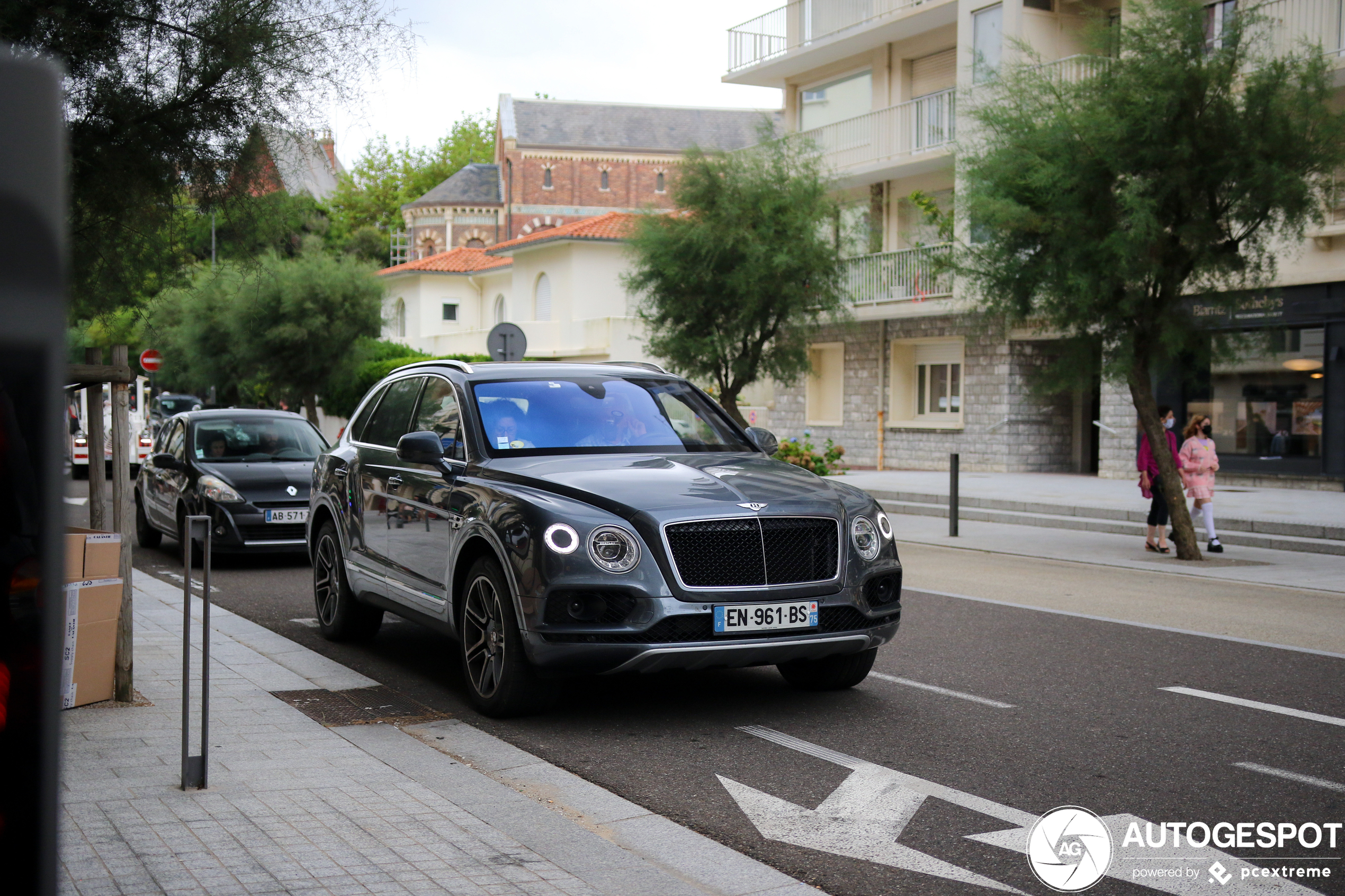 Bentley Bentayga V8