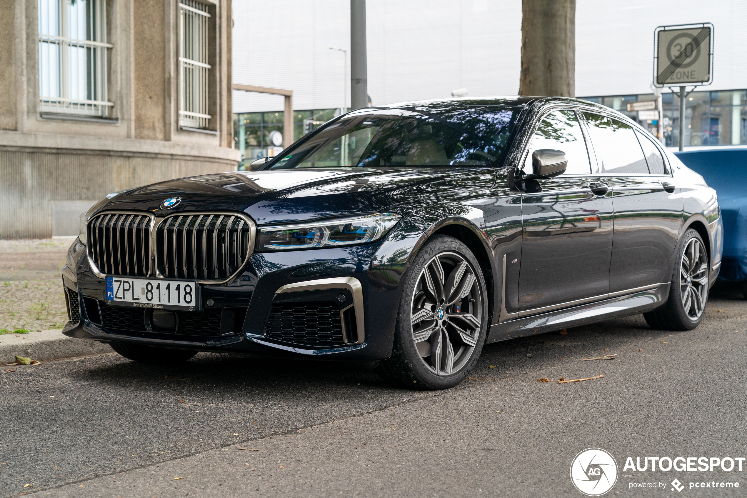 BMW M760Li xDrive 2019 Final Edition