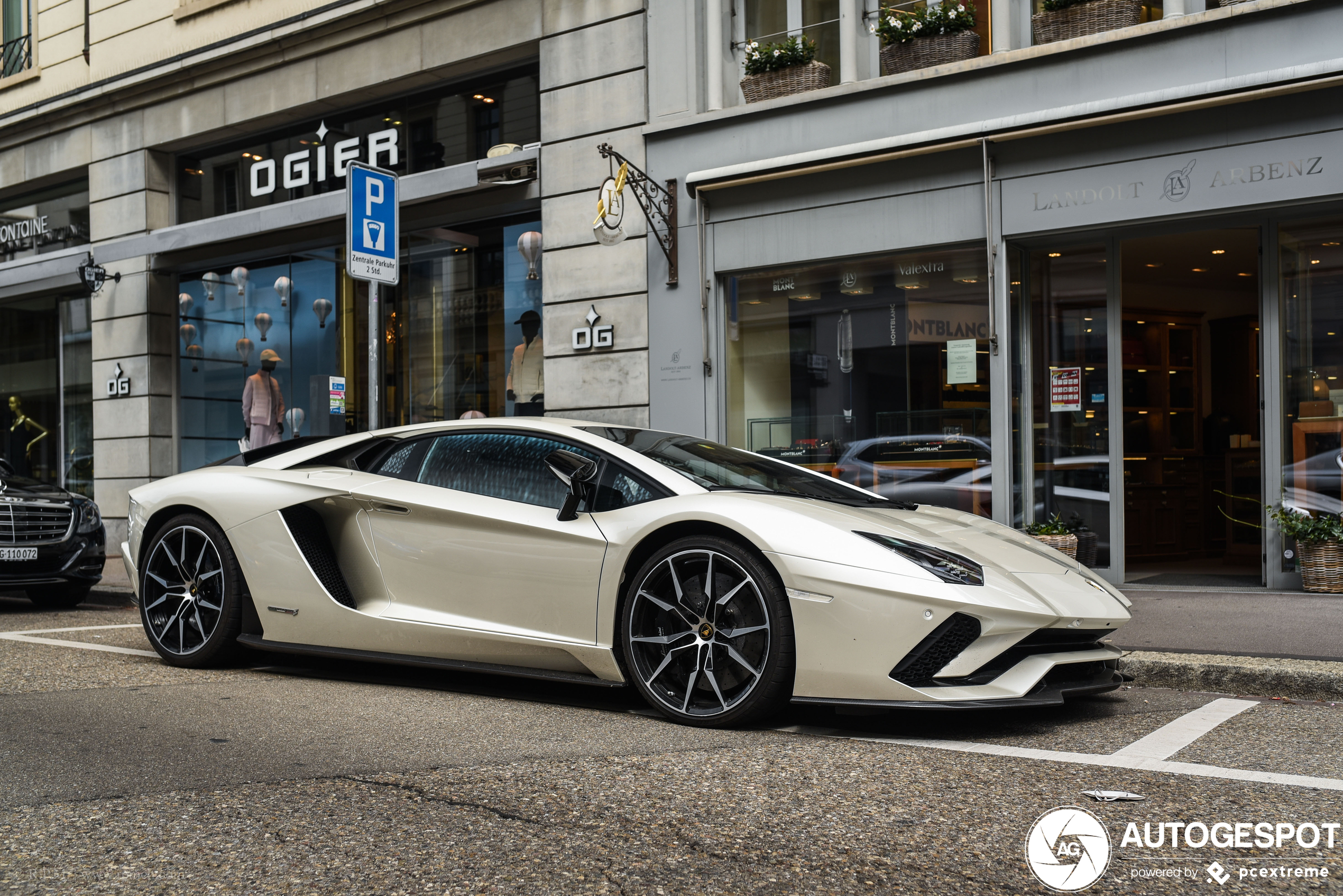 Lamborghini Aventador S LP740-4