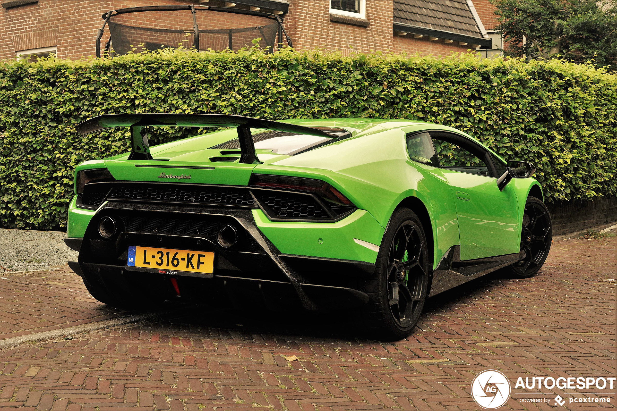 Lamborghini Huracán LP640-4 Performante