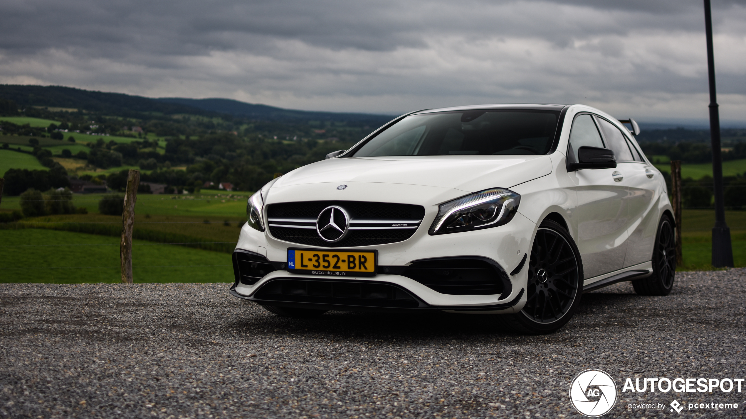 Mercedes-AMG A 45 W176 2015