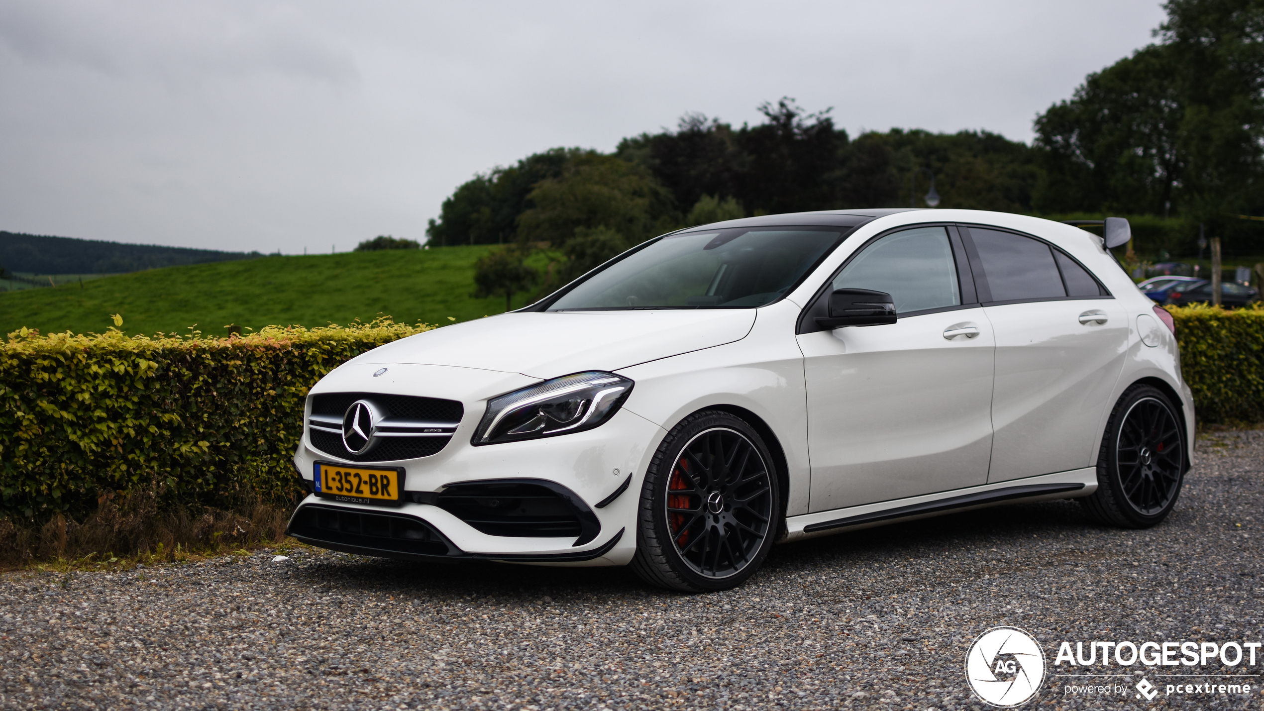 Mercedes-AMG A 45 W176 2015