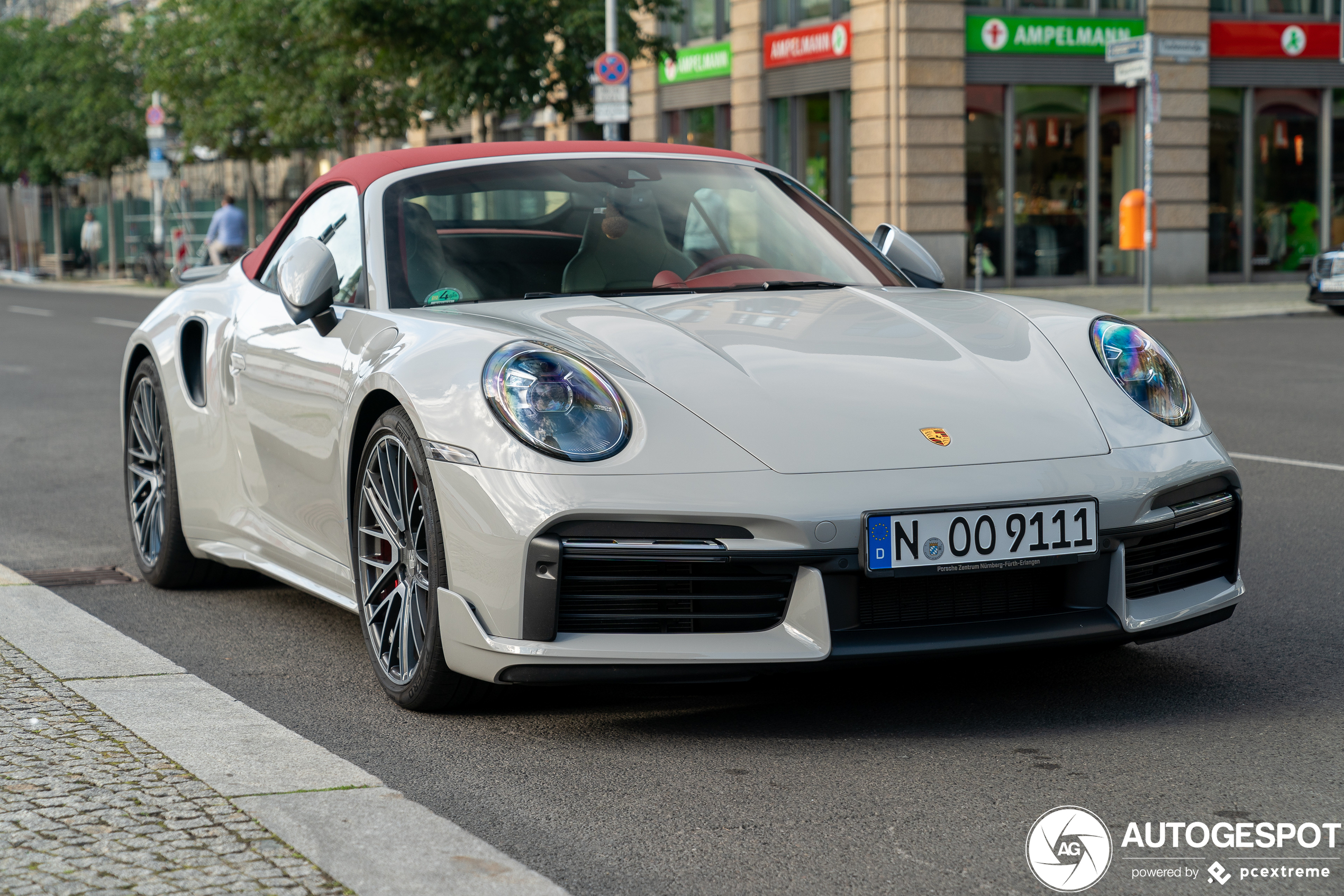 Porsche 992 Turbo Cabriolet