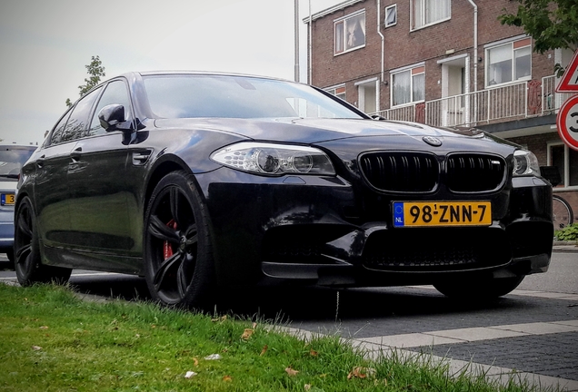 BMW M5 F10 2011