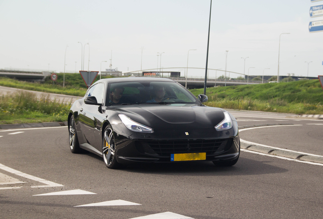 Ferrari GTC4Lusso