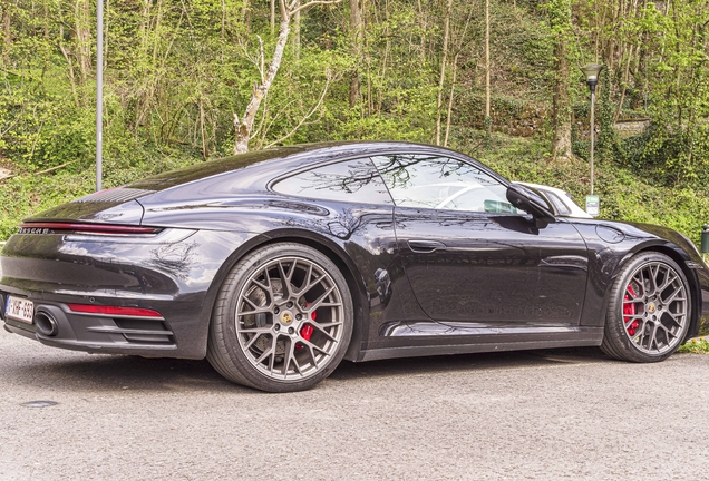 Porsche 992 Carrera 4S