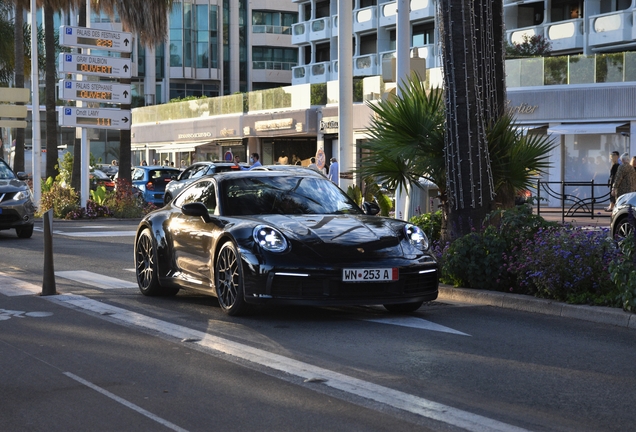 Porsche 992 Carrera 4S