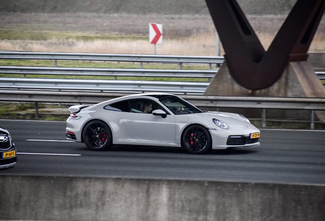 Porsche 992 Carrera 4S