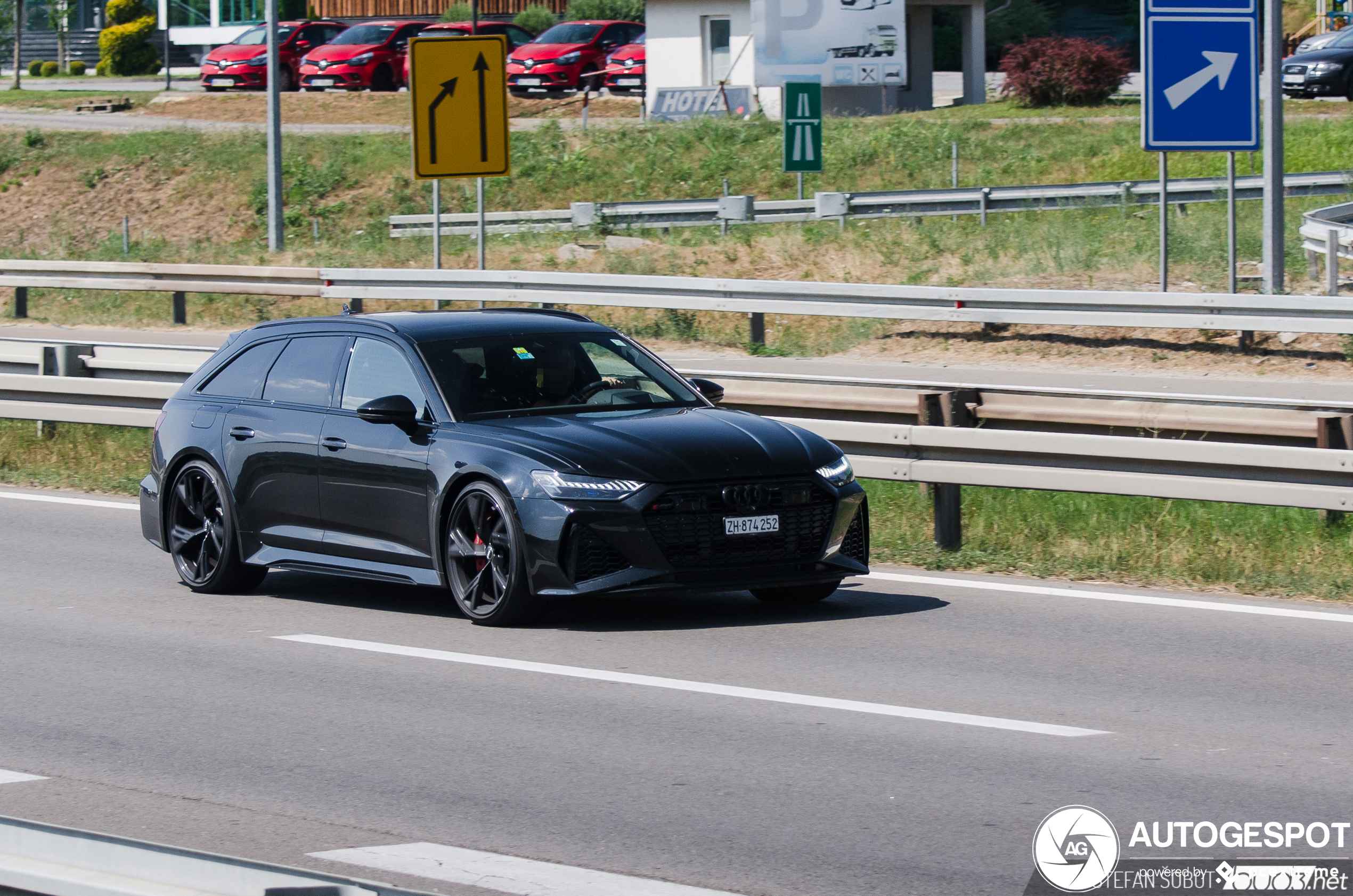 Audi RS6 Avant C8