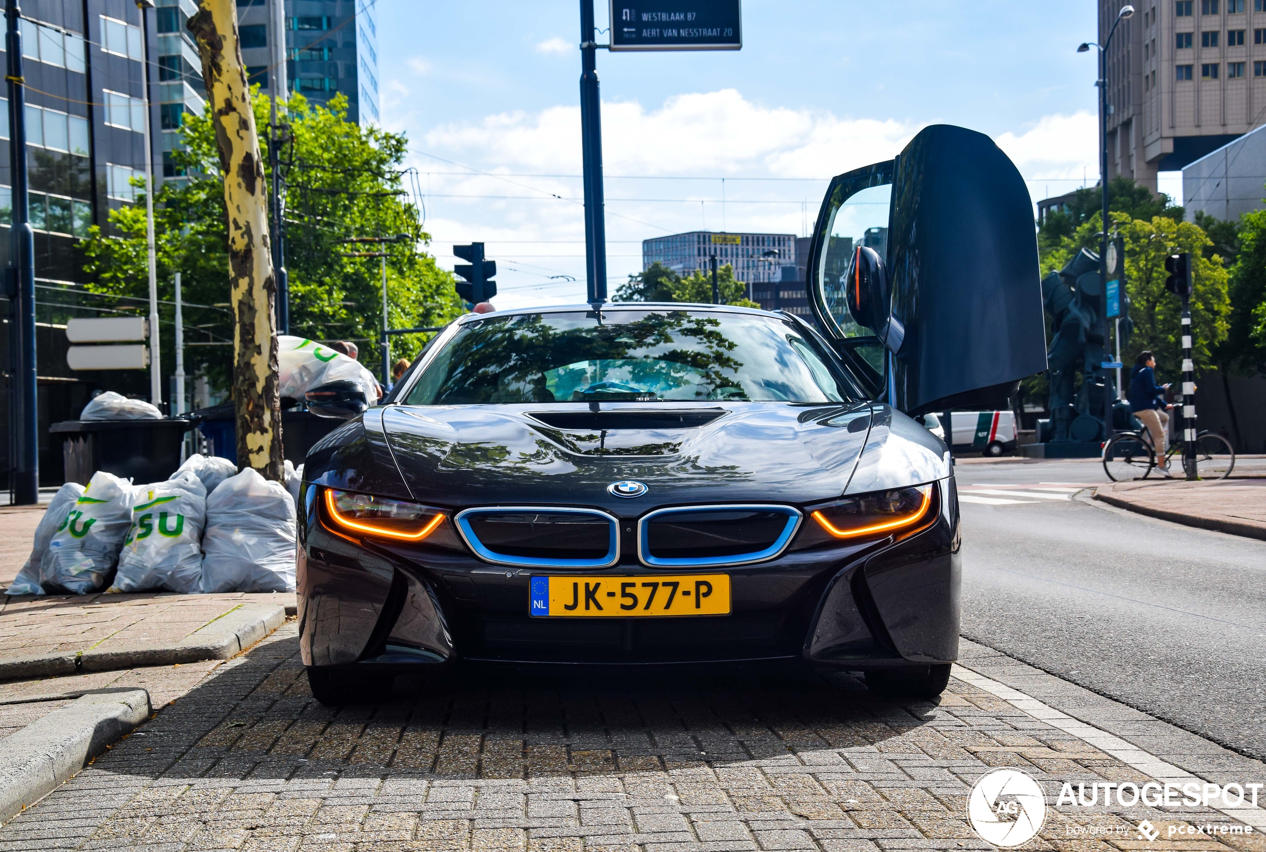 BMW i8