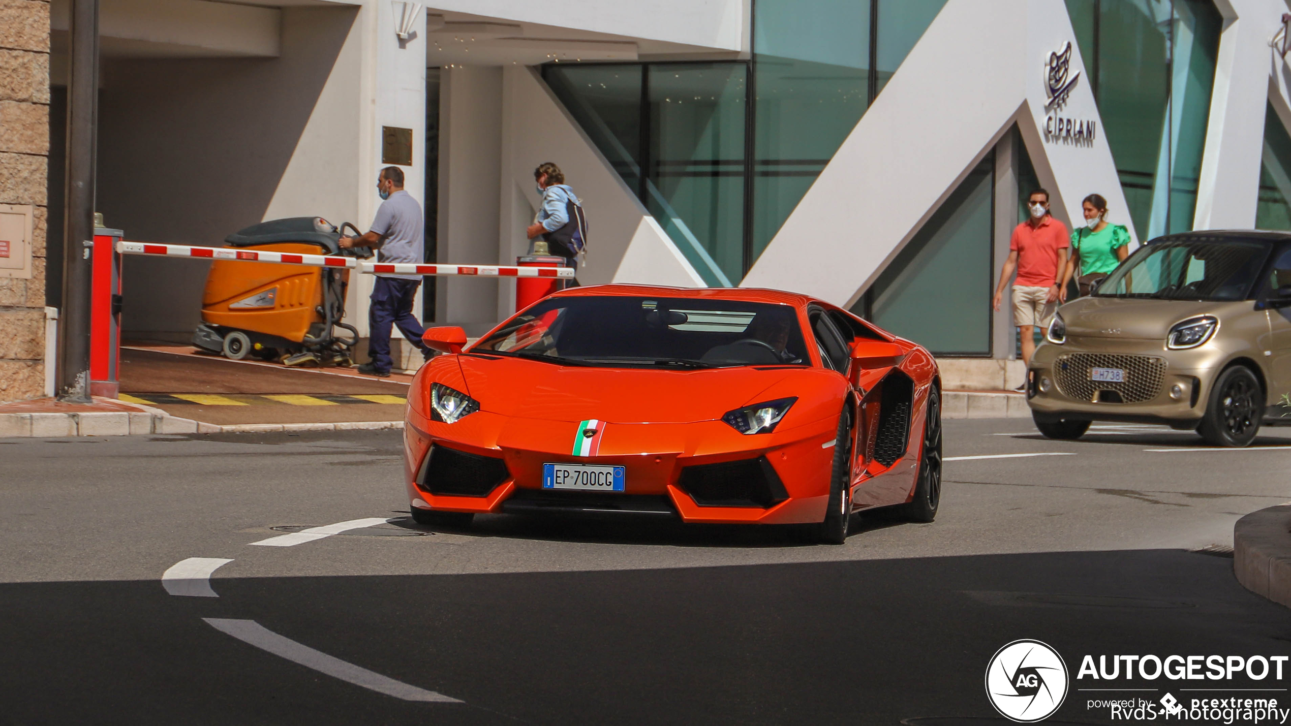 Lamborghini Aventador LP700-4