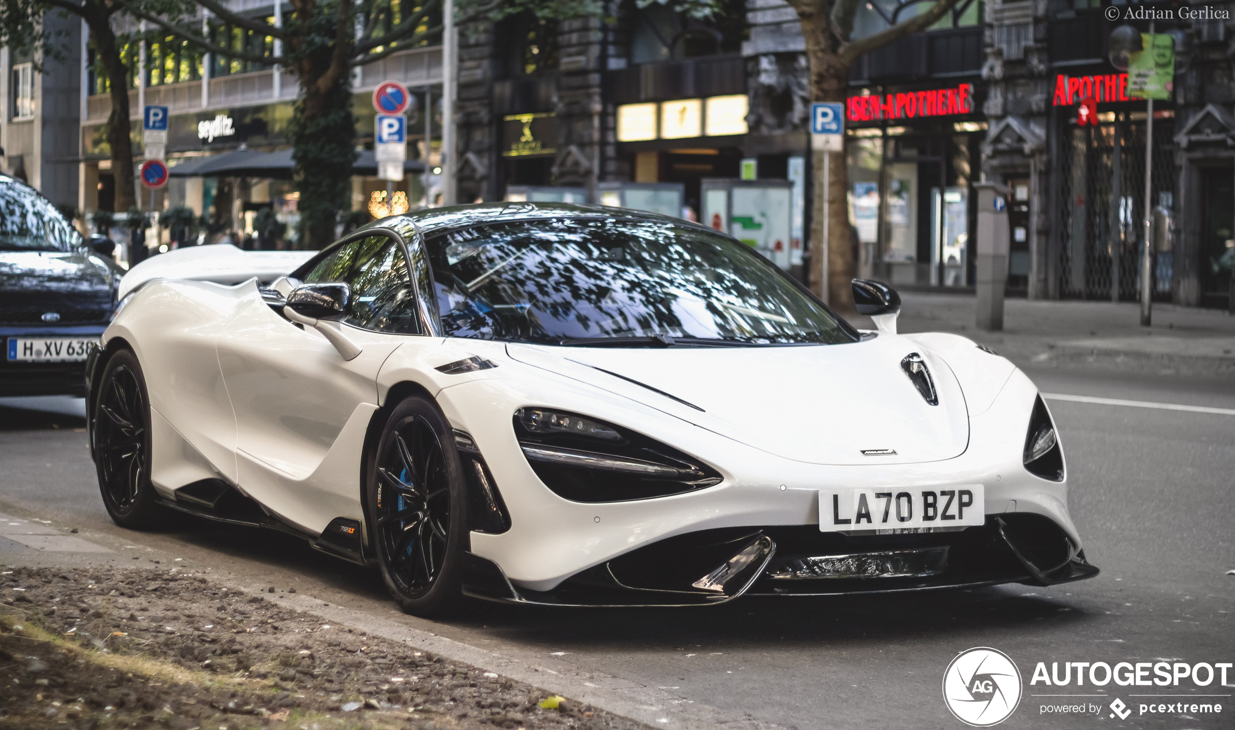 McLaren 765LT