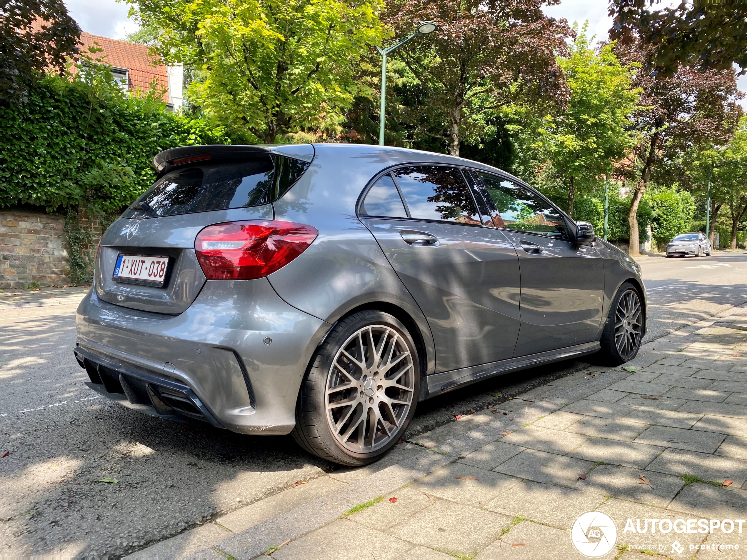 Mercedes-AMG A 45 W176 2015