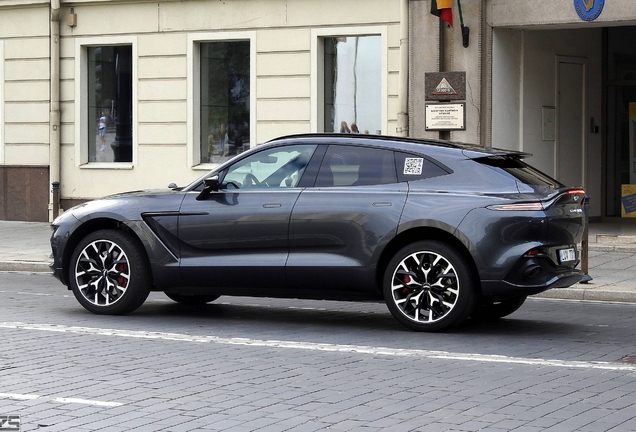 Aston Martin DBX